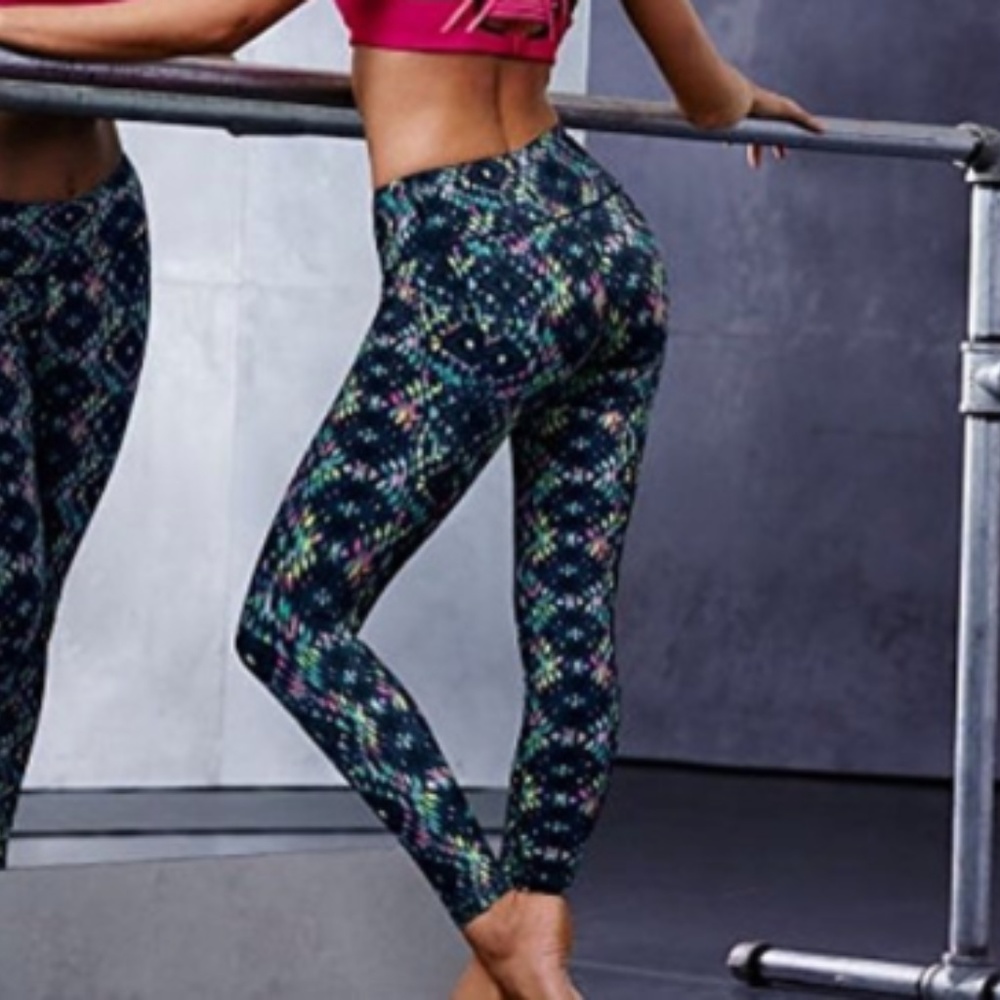 Victoria's Secret VSX Sport Knockout Tight